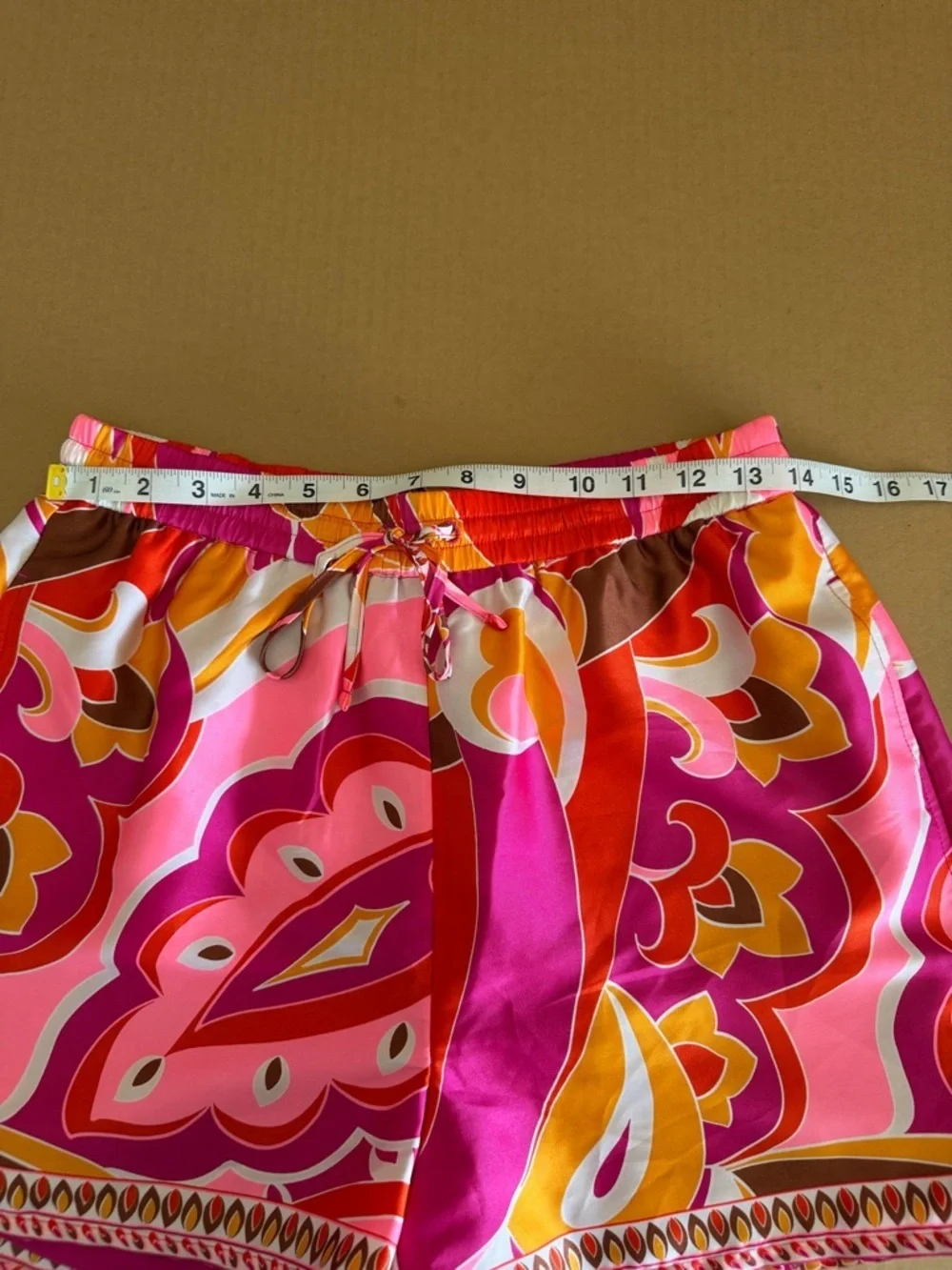 EXPRESS Colorful Print Pull On Shorts size small